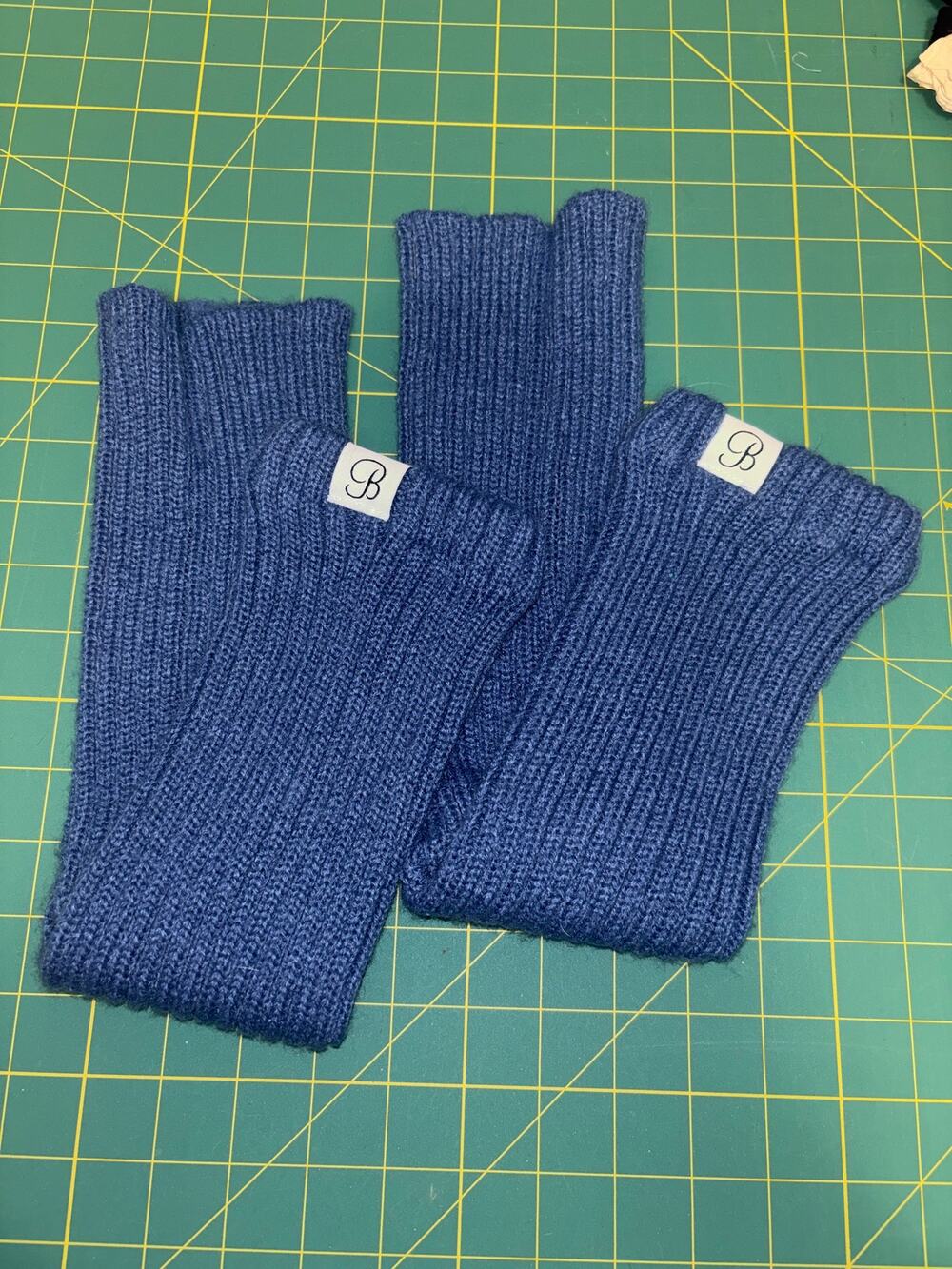 Bombshell Sportswear knit leg warmers